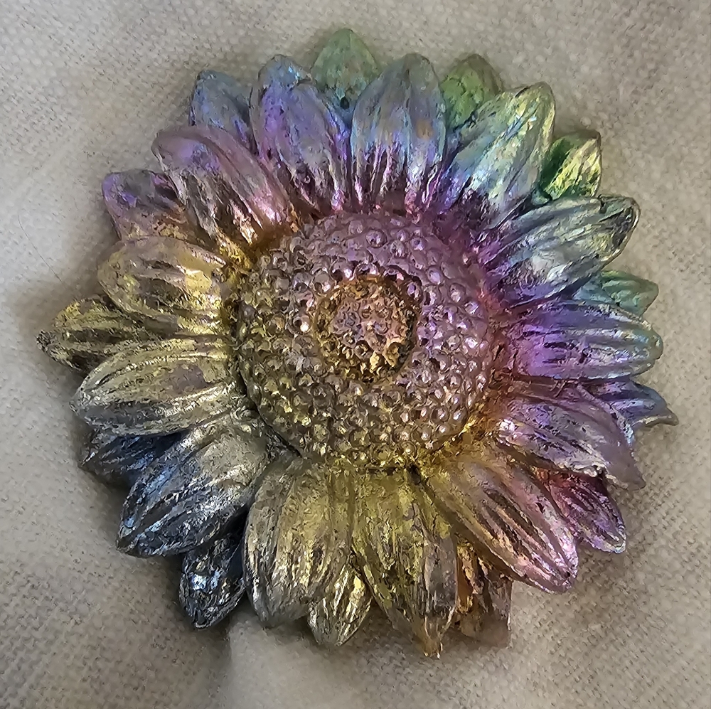 47mm Bismuth Sunflower carving, New!